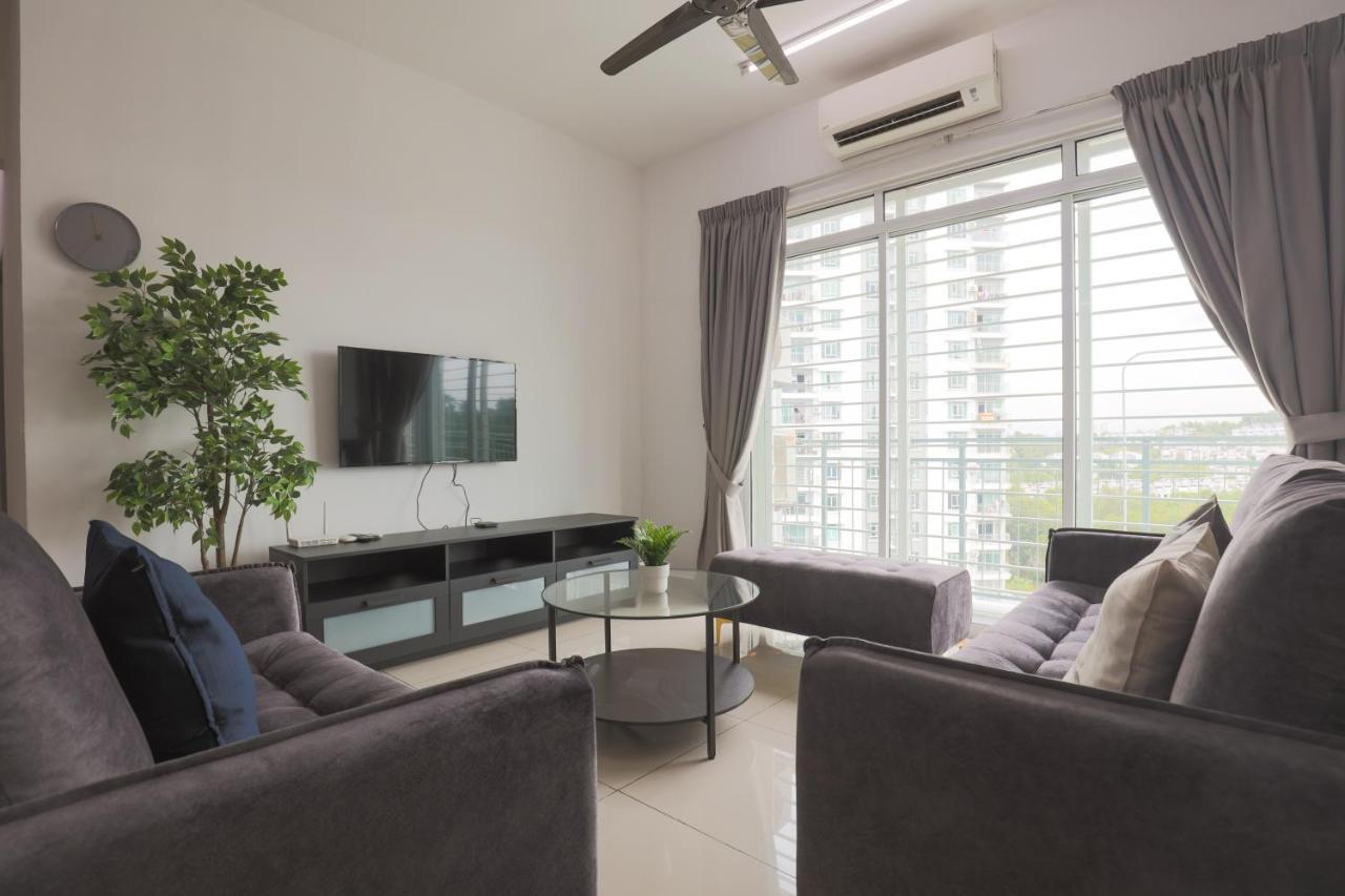 Cozy 3-Bedroom Condo With Pool - Seri Kembangan Eksteriør billede